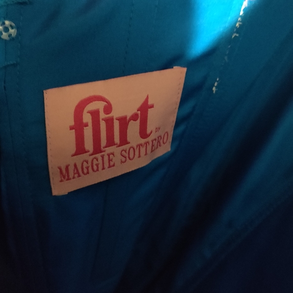 Never worn Flirt by Maggie Sottero prom dress - Picture 5 of 8